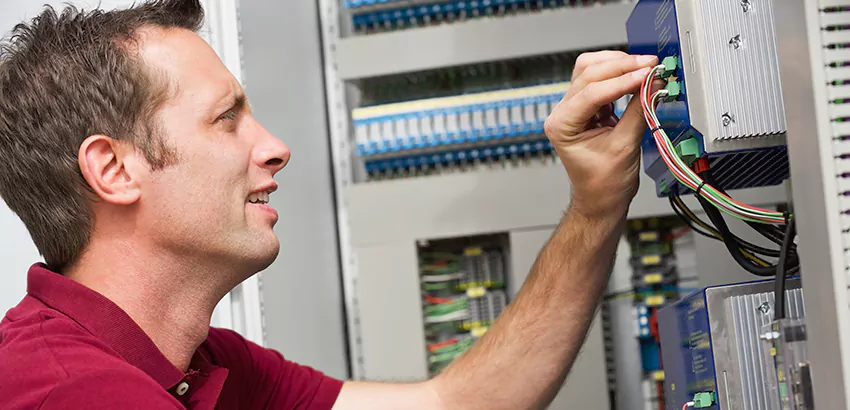 Offshore and Petroleum Facility Electrician in Huntsville